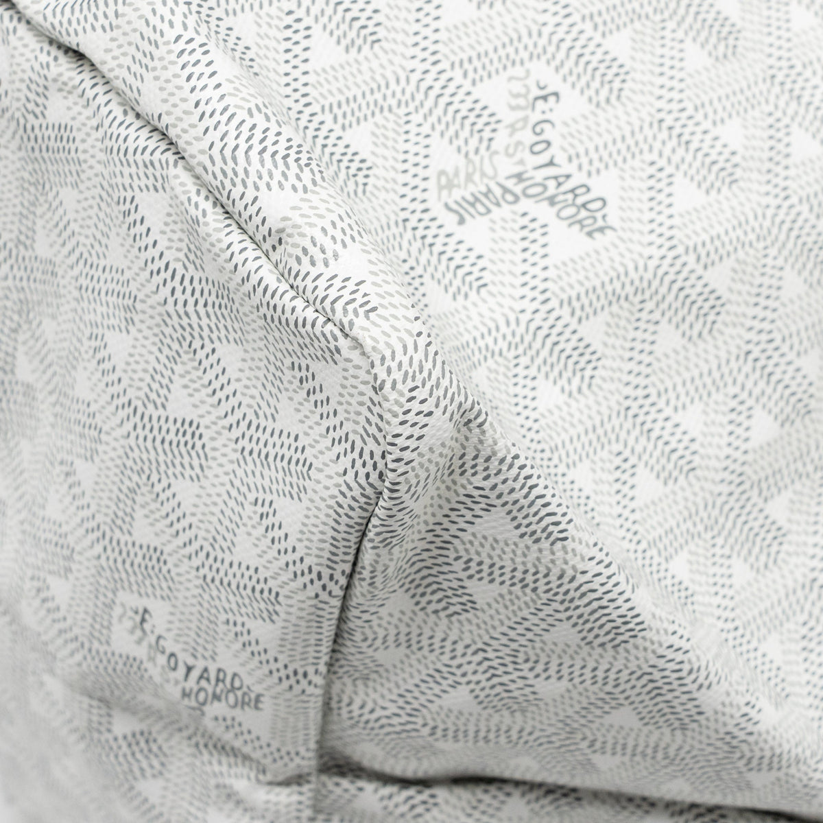 Goyard Saint Louis Tote GM – White Goyardine Canvas & Calfskin, Silver Hardware