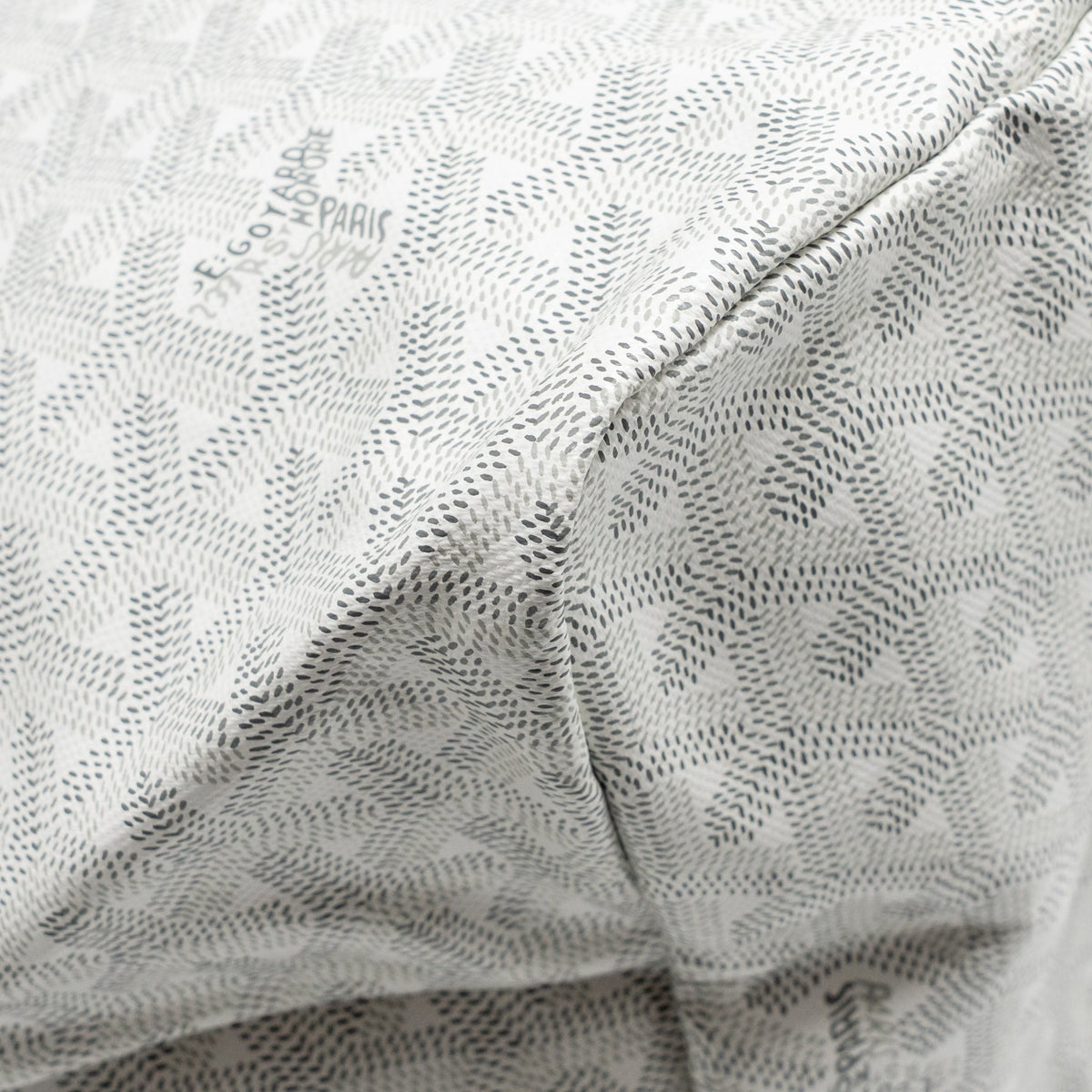 Goyard Saint Louis Tote GM – White Goyardine Canvas & Calfskin, Silver Hardware
