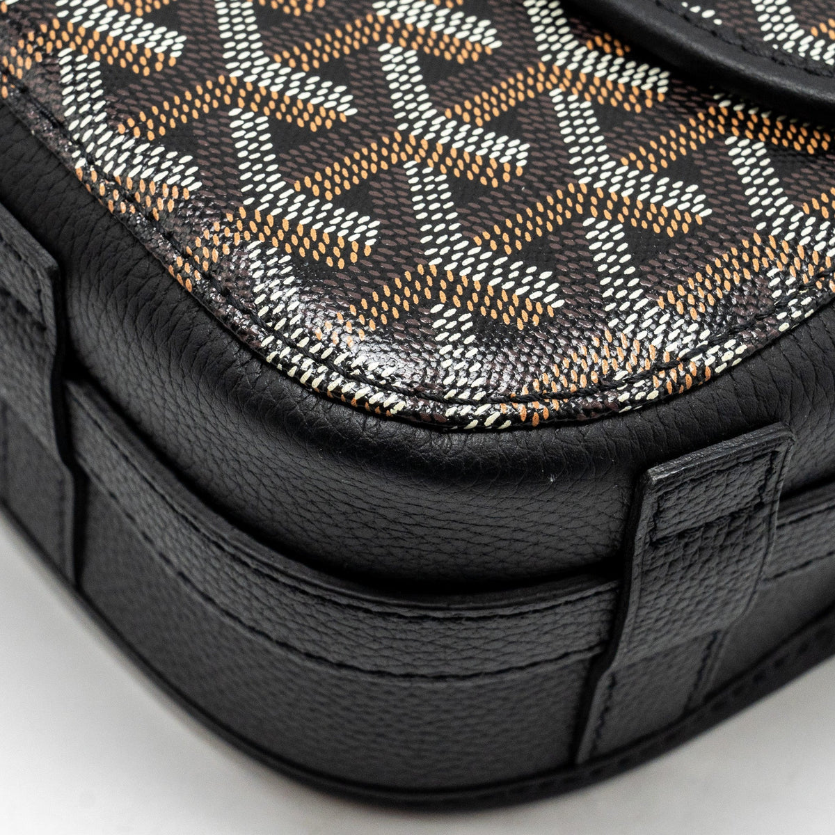 Goyard Belvedere MM Messenger Bag – Black Goyardine Canvas & Calfskin, Silver Hardware
