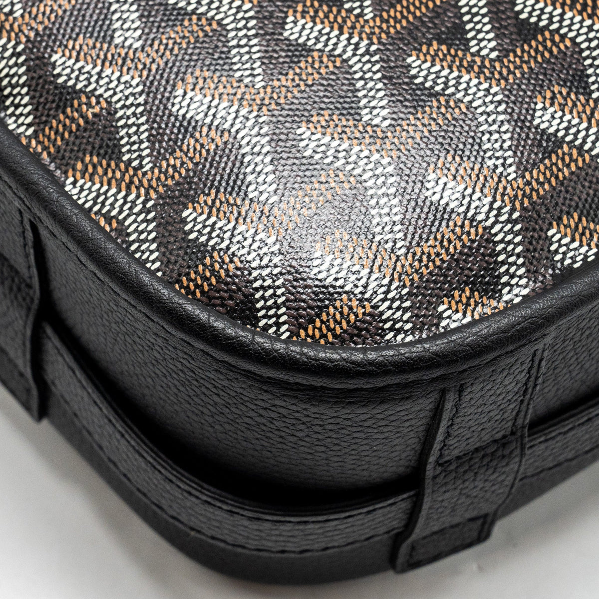 Goyard Belvedere MM Messenger Bag – Black Goyardine Canvas & Calfskin, Silver Hardware